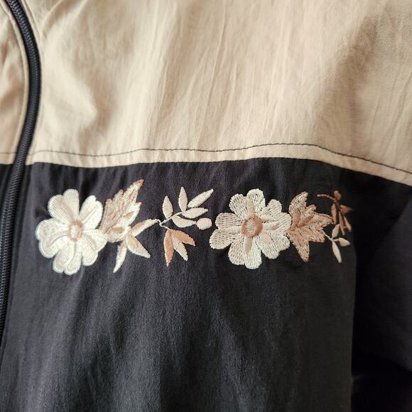 Blair Windbreaker Jacket Black/Tan Embroidered Flowers - Picture 4 of 11